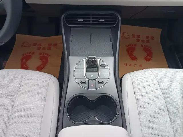 BYD Seal 05 DM-i — Фото автомобиля 11