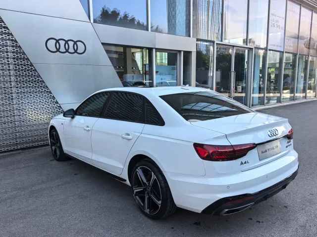 Audi A4L — Фото автомобиля 3