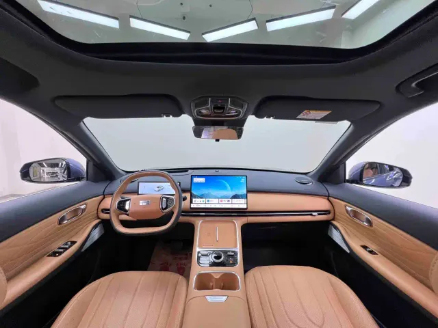 Geely Galaxy Starship 7 EM-i — Фото автомобиля 30