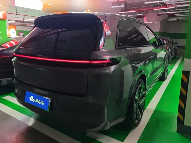 Li Auto L8 — Фото автомобиля 3