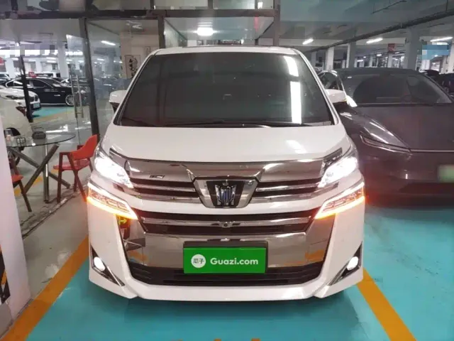 Toyota Vellfire — Фото автомобиля 2