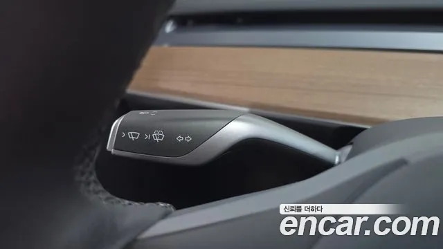 Tesla Model Y — Фото автомобиля 24
