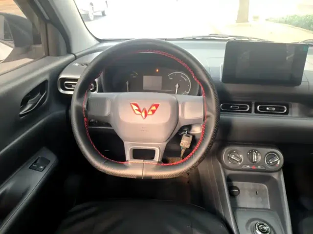 Wuling Hongguang — Фото автомобиля 10