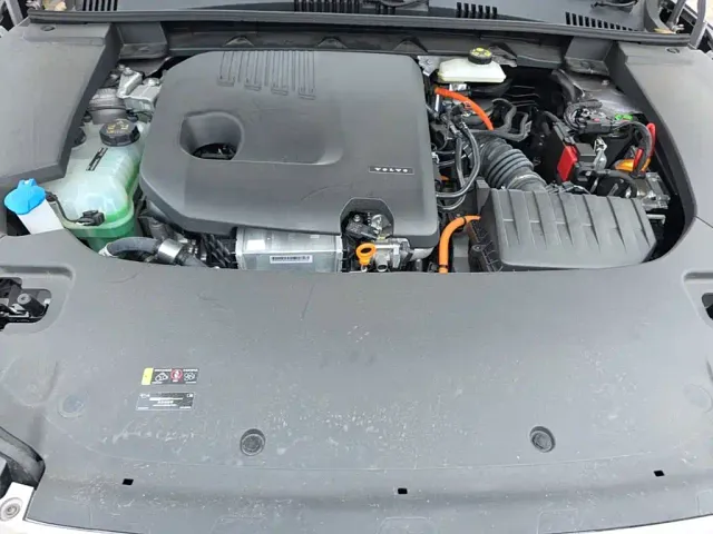 Volvo Volvo XC70 Plug-in Hybrid 2025 Standard — Фото автомобиля 19