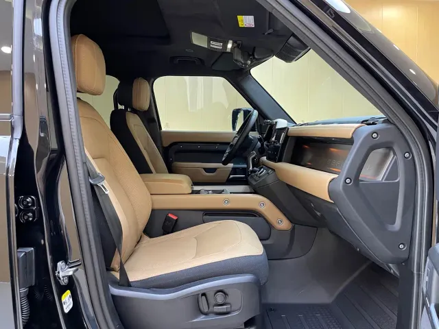Land Rover Defender — Фото автомобиля 6
