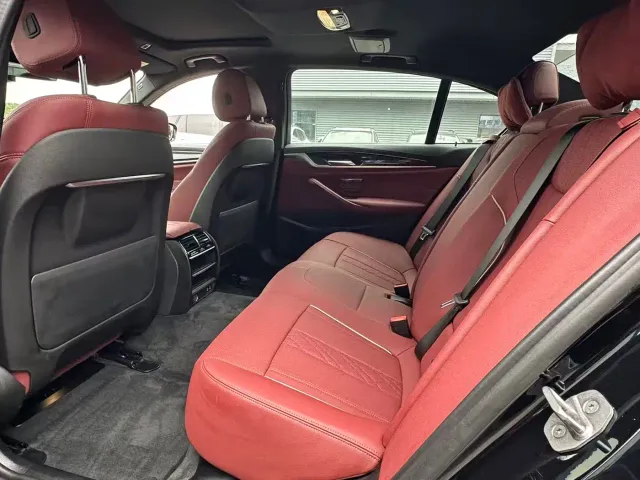 BMW 5 Series — Фото автомобиля 8