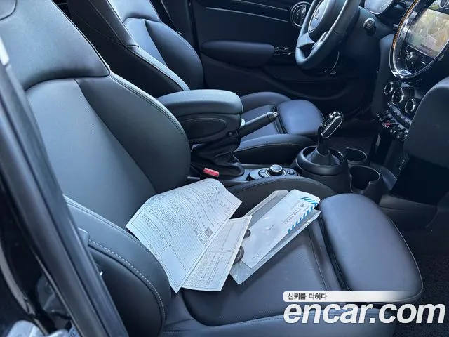 MINI Cooper — Фото автомобиля 3