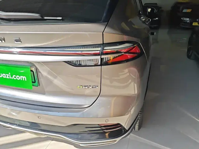 Roewe RX5 — Фото автомобиля 7