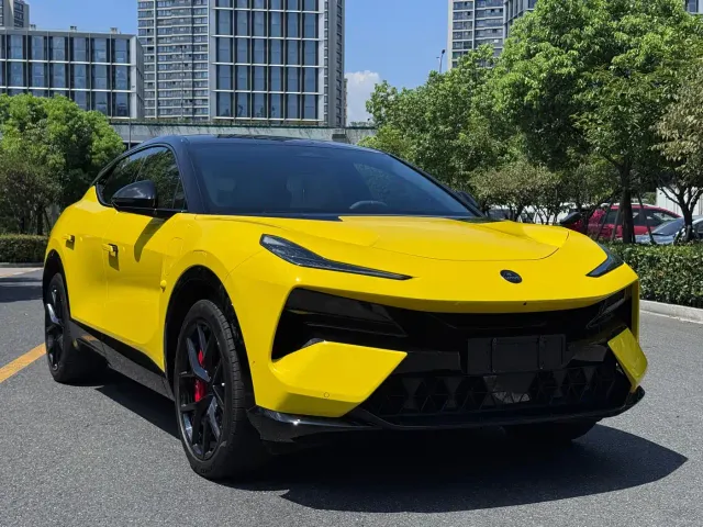 Lotus Eletre — Фото автомобиля 3