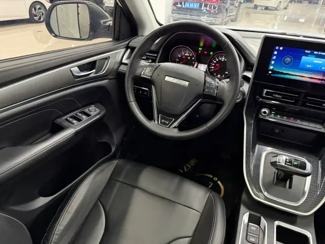 Haval M6 — Фото автомобиля 8