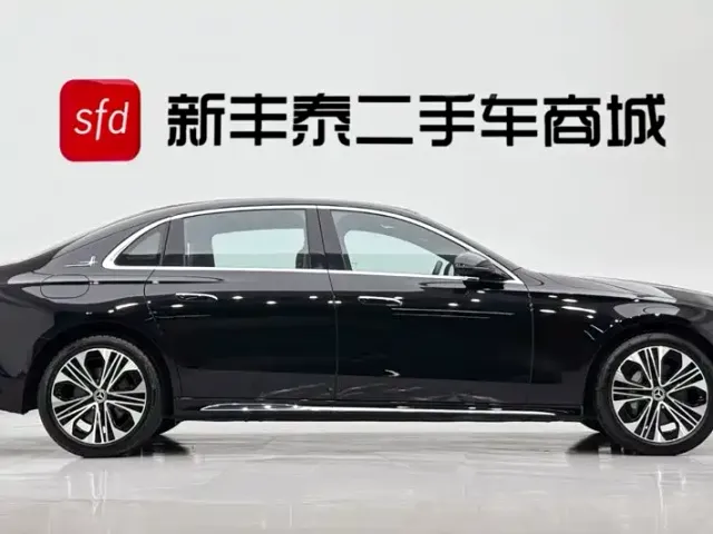 Mercedes-Benz E-Class — Фото автомобиля 3