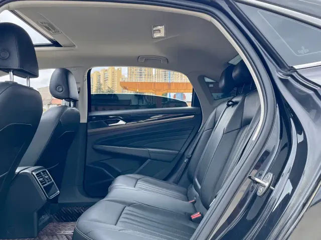 Volkswagen Passat — Фото автомобиля 7