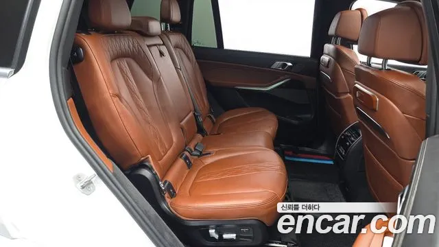 BMW X7 — Фото автомобиля 10