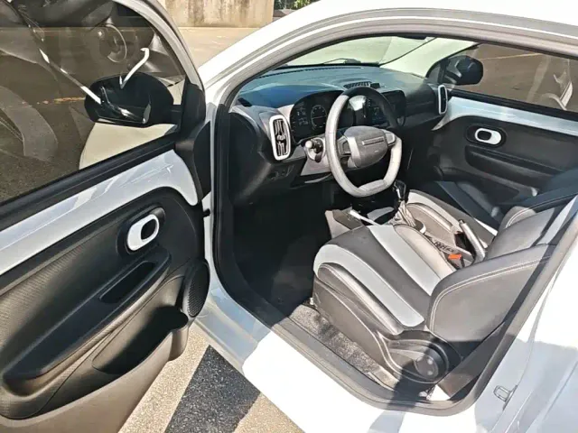 Roewe Clever — Фото автомобиля 15