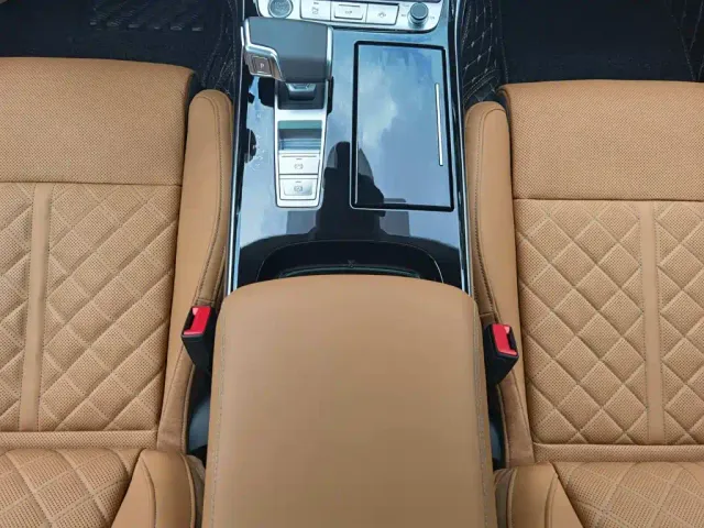 Audi A8 — Фото автомобиля 16