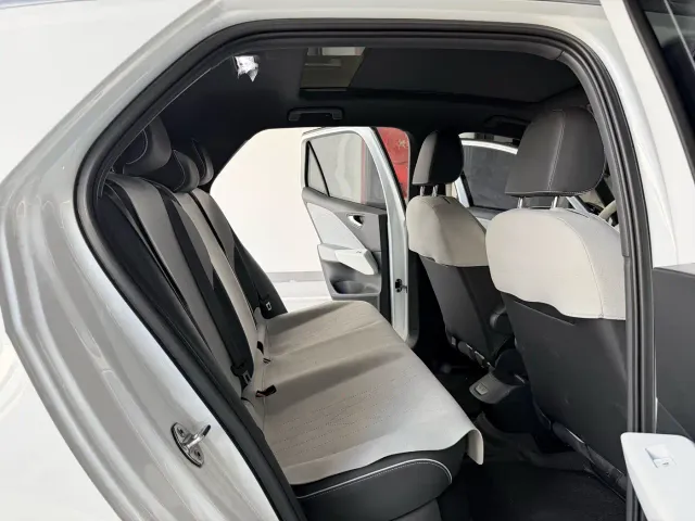 Volkswagen ID.3 — Фото автомобиля 9