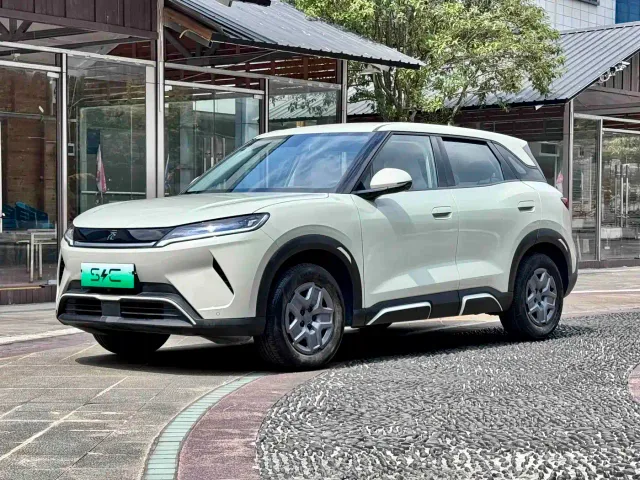 BYD Yuan UP — Фото автомобиля 3