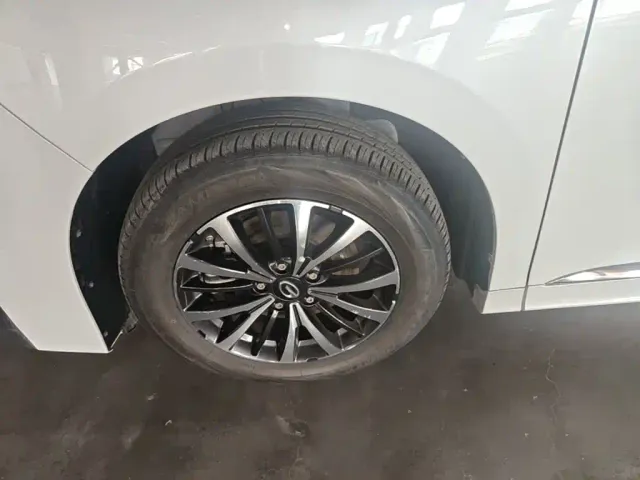 GAC Trumpchi M8 — Фото автомобиля 22