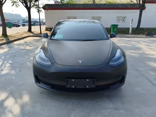 Tesla Model 3 — Фото автомобиля 2
