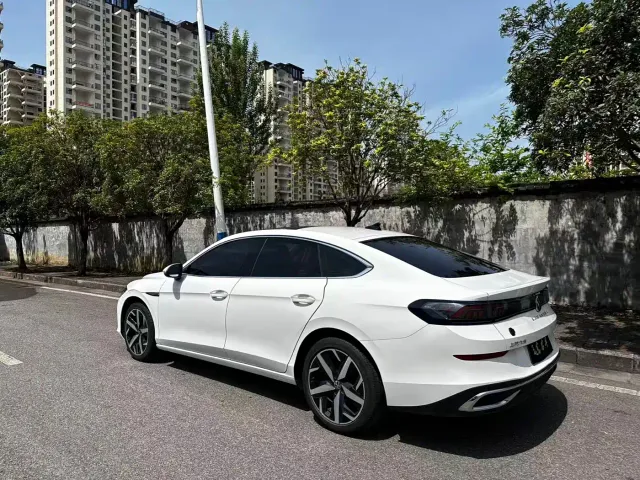 Volkswagen Lamando — Фото автомобиля 7