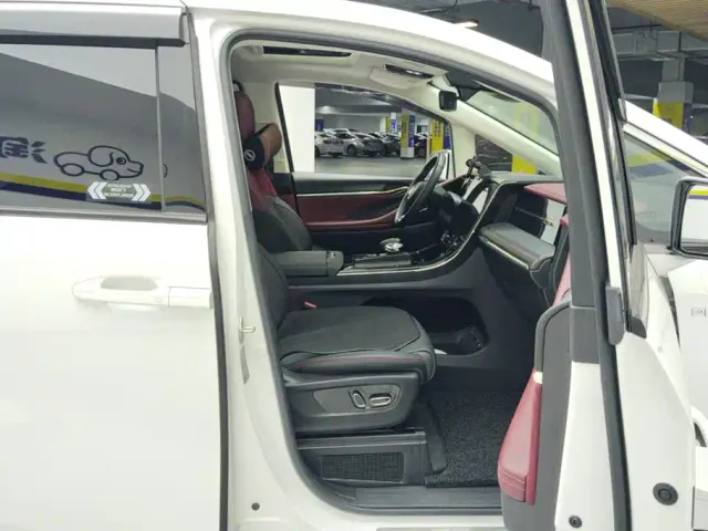 GAC Trumpchi E9 — Фото автомобиля 8