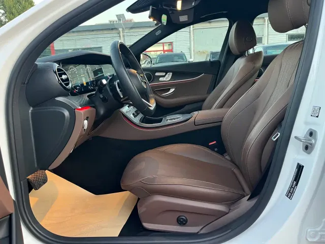 Mercedes-Benz E-Class — Фото автомобиля 7