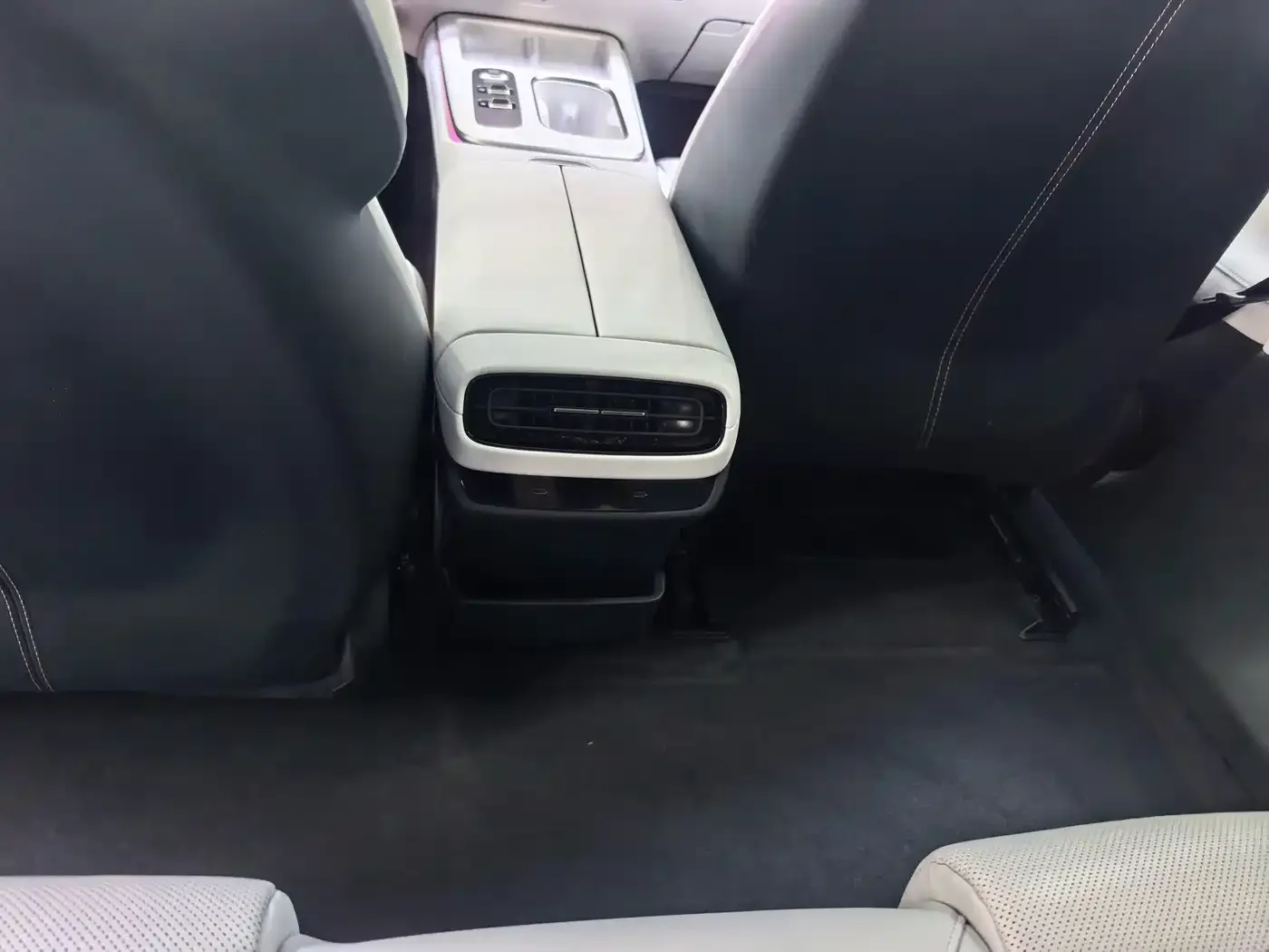 Xiaomi Auto Xiaomi SU7 2024 RWD Long Range Intelligent Driving Edition — Фото автомобиля 13
