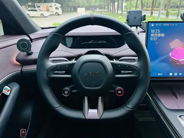 Xiaomi SU7 — Фото автомобиля 18