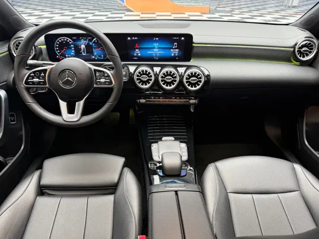 Mercedes-Benz A-Class — Фото автомобиля 16