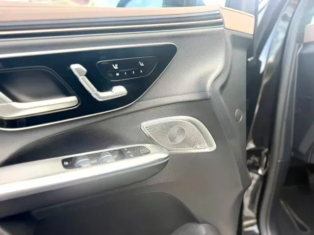 Mercedes-Benz EQE SUV — Фото автомобиля 10