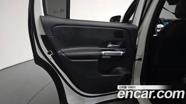 Mercedes-Benz EQB X243 — Фото автомобиля 14