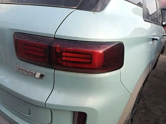 Geely ICON — Фото автомобиля 7