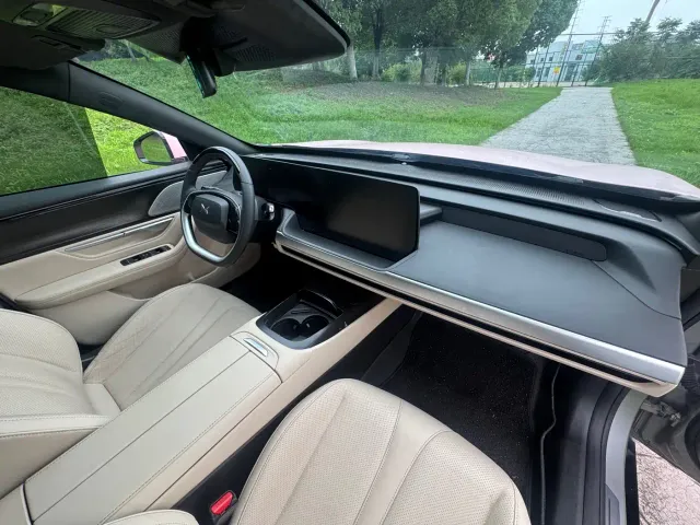 Xpeng P7 — Фото автомобиля 10