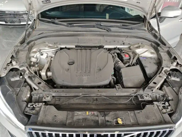 Volvo XC60 — Фото автомобиля 19