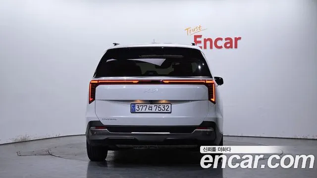Kia Canival Новый Carnival 4 поколение Бензин 9 мест Signature — Фото автомобиля 4