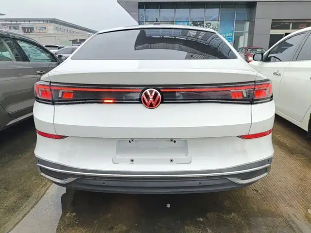 Volkswagen Lamando — Фото автомобиля 5
