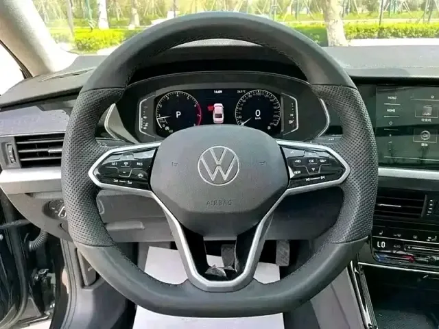 Volkswagen Passat — Фото автомобиля 4