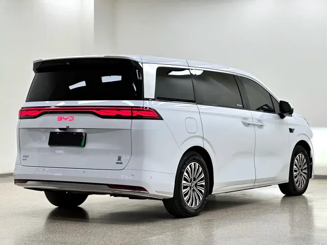 BYD Xia — Фото автомобиля 19