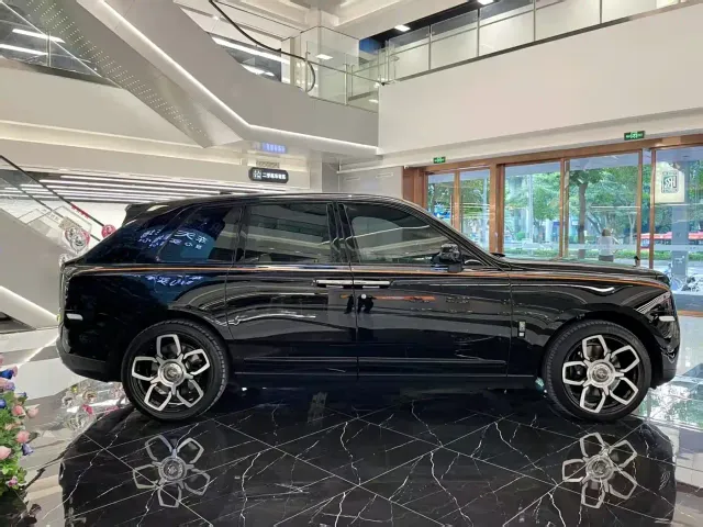 Rolls-Royce Cullinan — Фото автомобиля 22