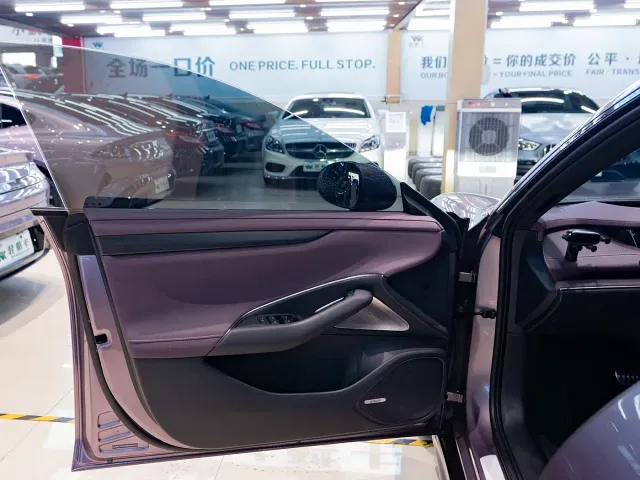 Xiaomi SU7 — Фото автомобиля 14