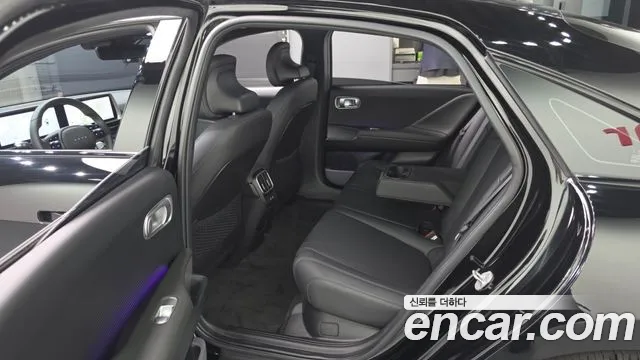 Hyundai Ioniq 6 — Фото автомобиля 11