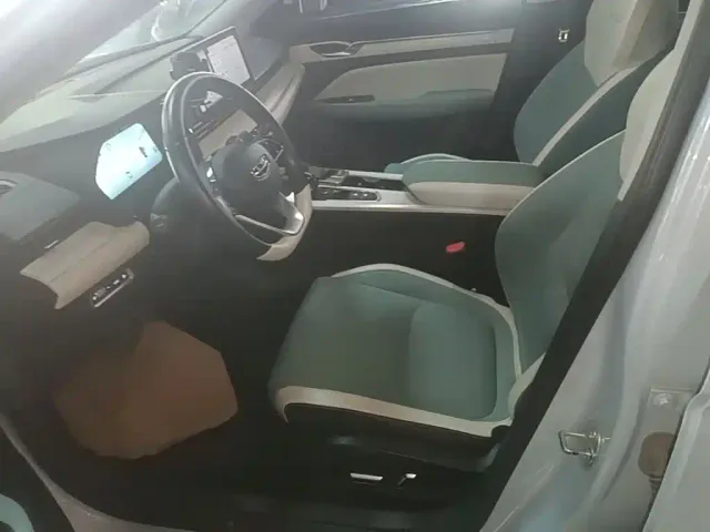 Geely Emgrand L — Фото автомобиля 14
