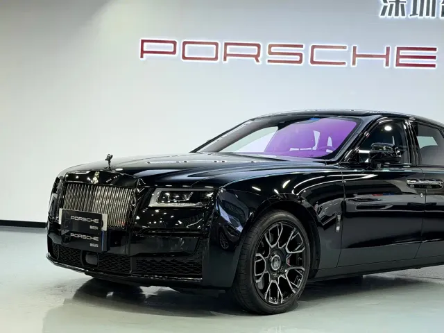 Rolls-Royce Ghost — Фото автомобиля 11