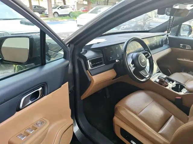 Li Auto ONE — Фото автомобиля 17