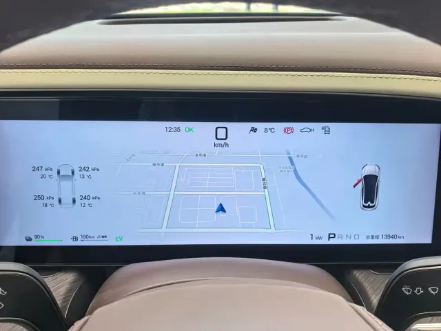 Denza Z9GT — Фото автомобиля 8