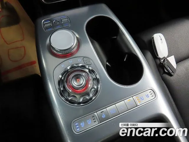 Genesis GV60 — Фото автомобиля 12