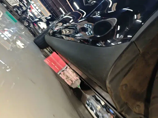 Tesla Model Y — Фото автомобиля 21