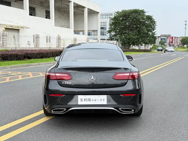 Mercedes-Benz E-Class — Фото автомобиля 10