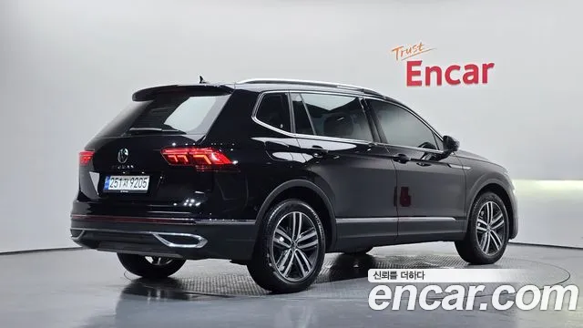 Volkswagen Tiguan — Фото автомобиля 2