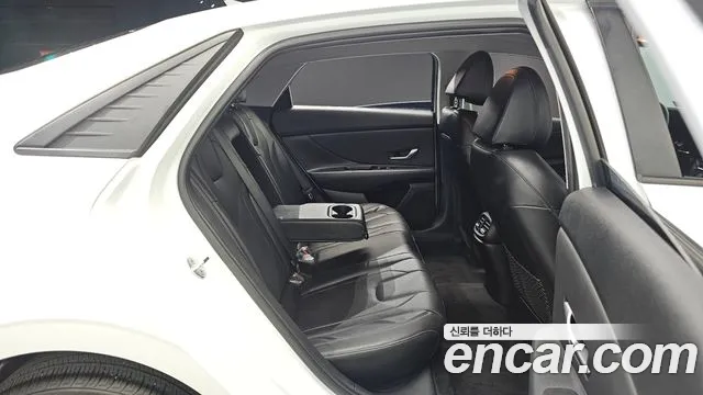 Hyundai Avante CN7 — Фото автомобиля 11